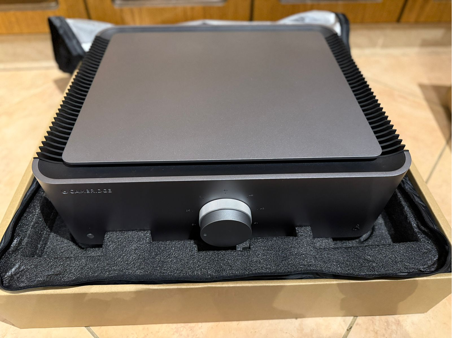 Cambridge Audio Edge A Amplificador **SEMI NUEVO** 1