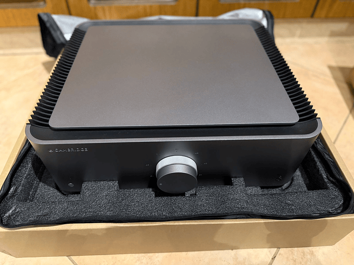 Cambridge Audio Edge A Amplificador **SEMI NUEVO** 1