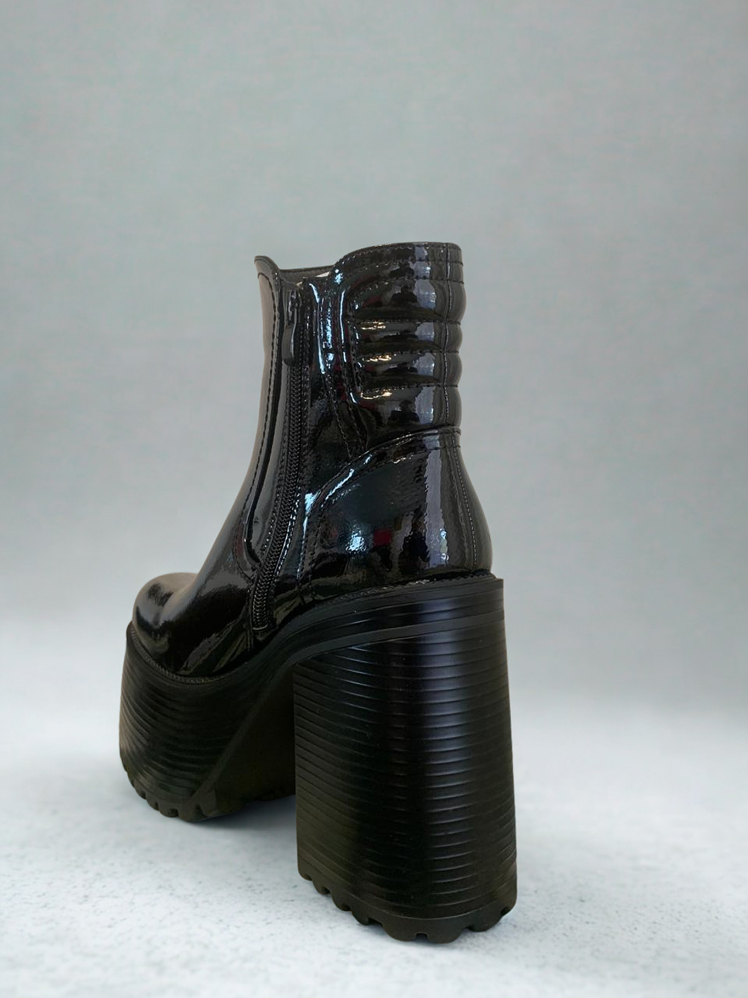 Botín Casual Negro Mujer, con Elástico y Plataforma. 5