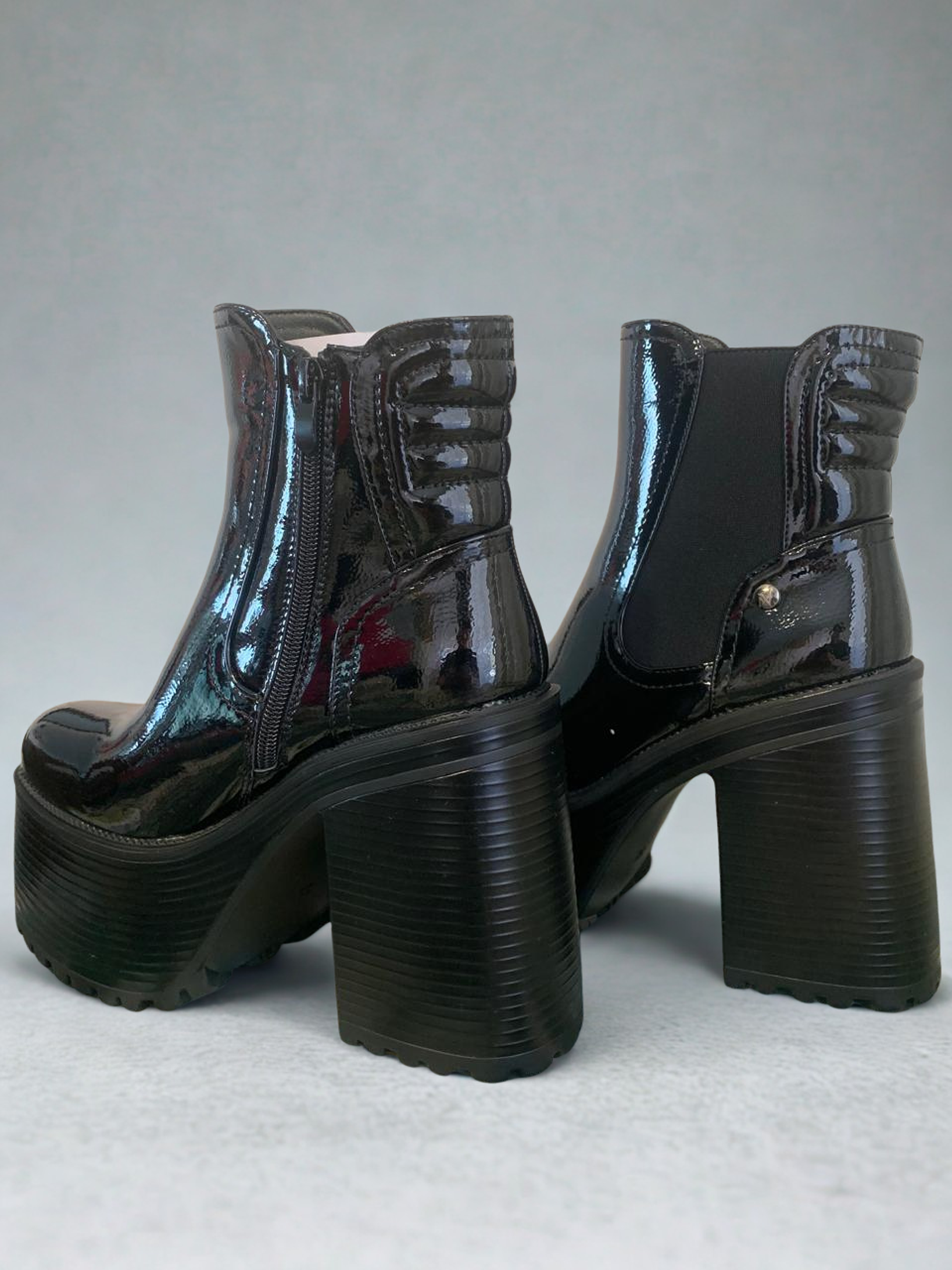 Botín Casual Negro Mujer, con Elástico y Plataforma. 6