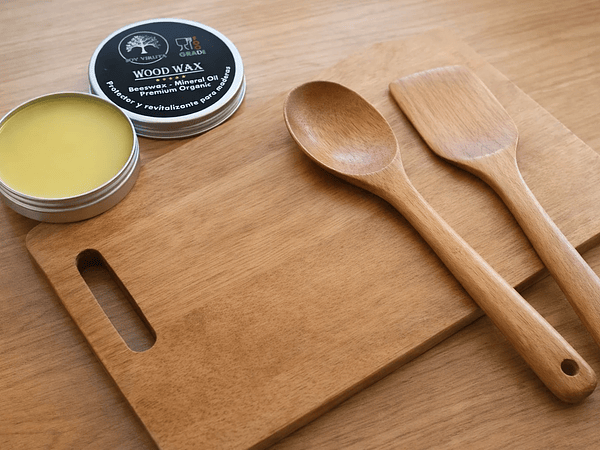 Cera virgen para madera: cómo devolverle vida y protección con cera de abejas natural a tus utensilios de cocina