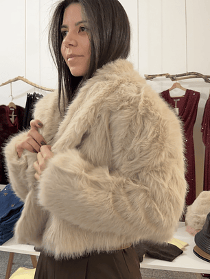 Casaco curto de pêlo 