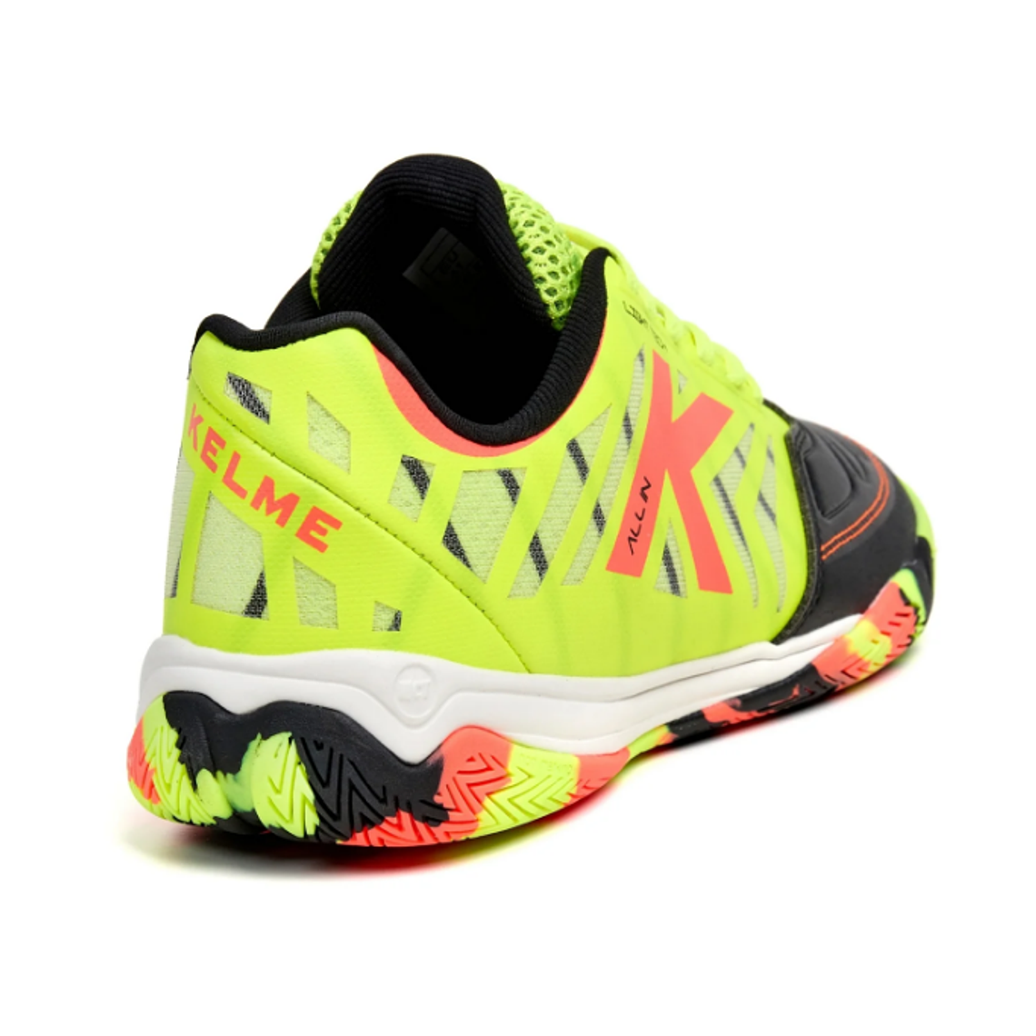 Zapatillas Futsal All In Negro y Lima Kelme 5