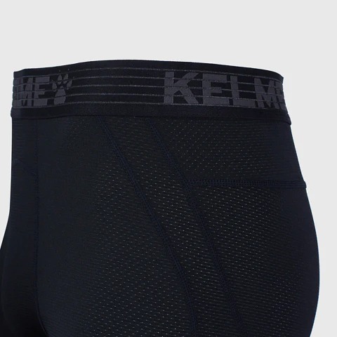Calza Corta de Entrenamiento Negro Kelme
