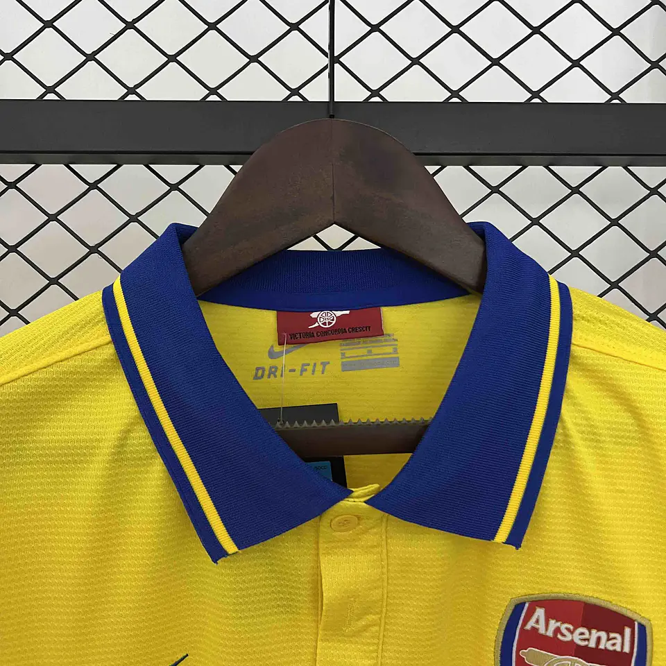2013-14 Arsenal Away Jersey 3