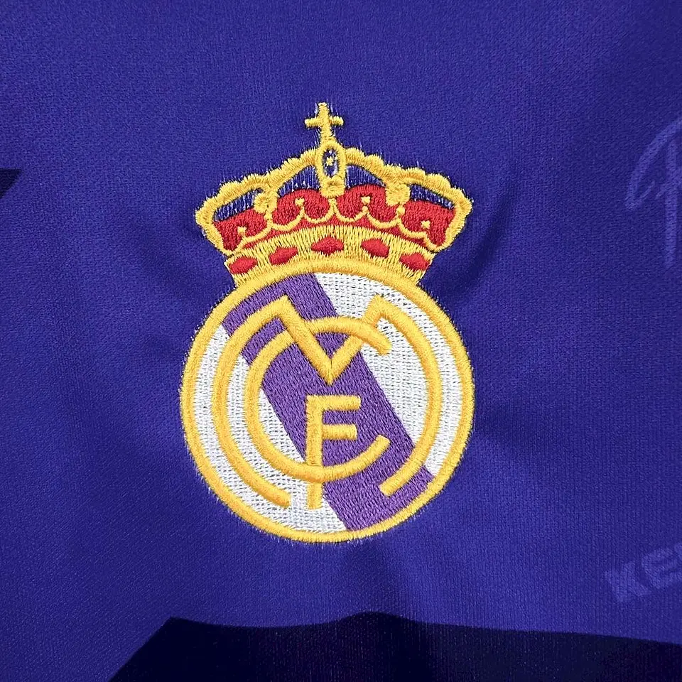 1994-96 Real Madrid Away Jersey 4