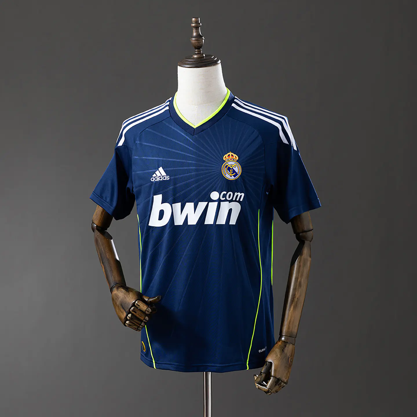 2010-11 Real Madrid Third Jersey 1