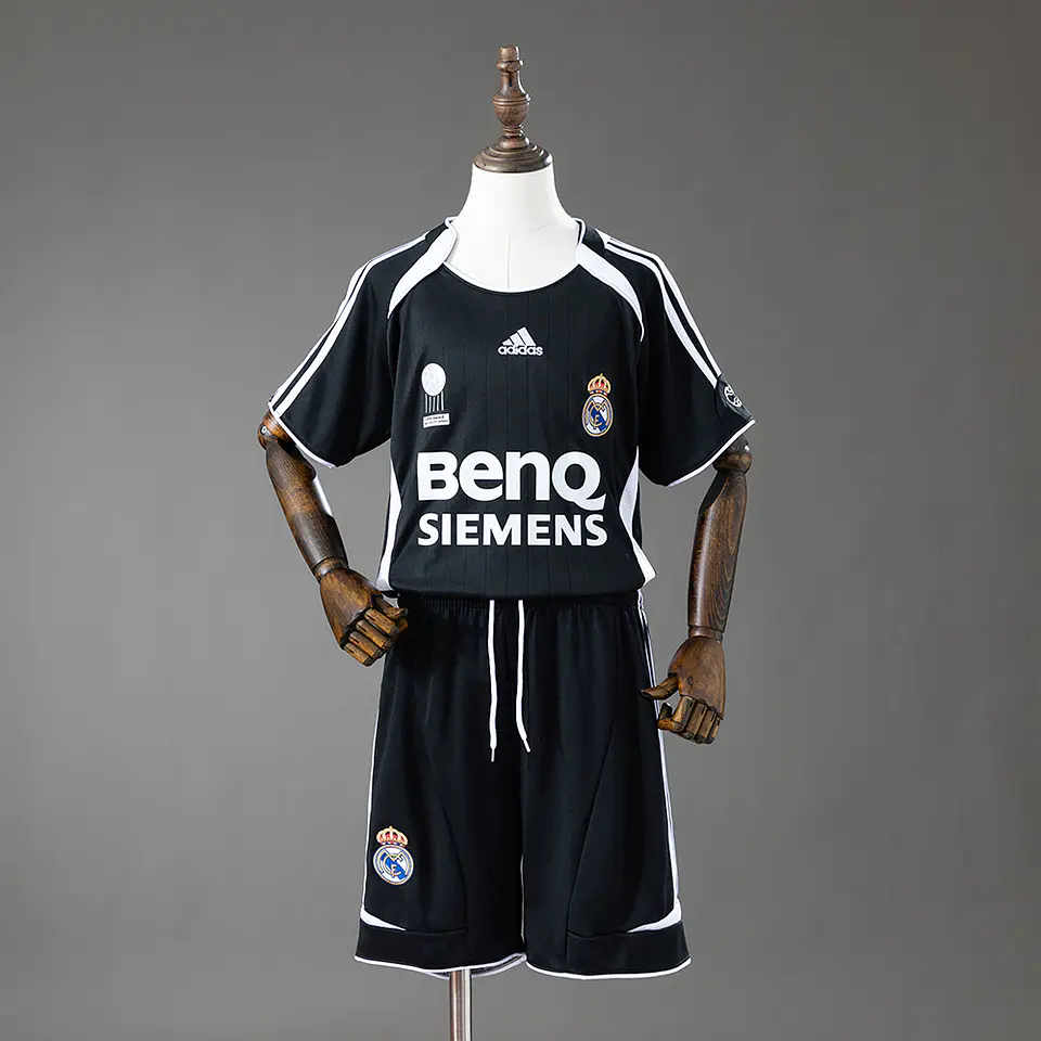 2006-07 Real Madrid Away Kids Kit 1