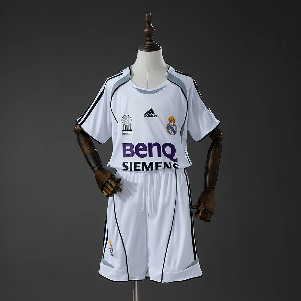 2006-07 Real Madrid Home Kids Kit 1