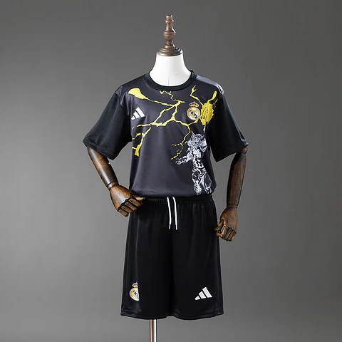 2025-26 Real Madrid Marvel Travel Kids Kit