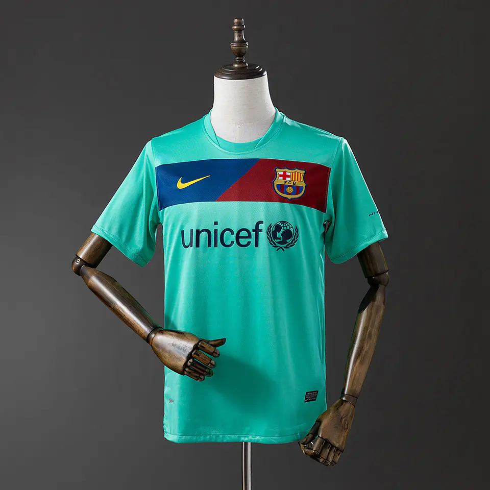 2010-11 Barcelona Away Jersey 1