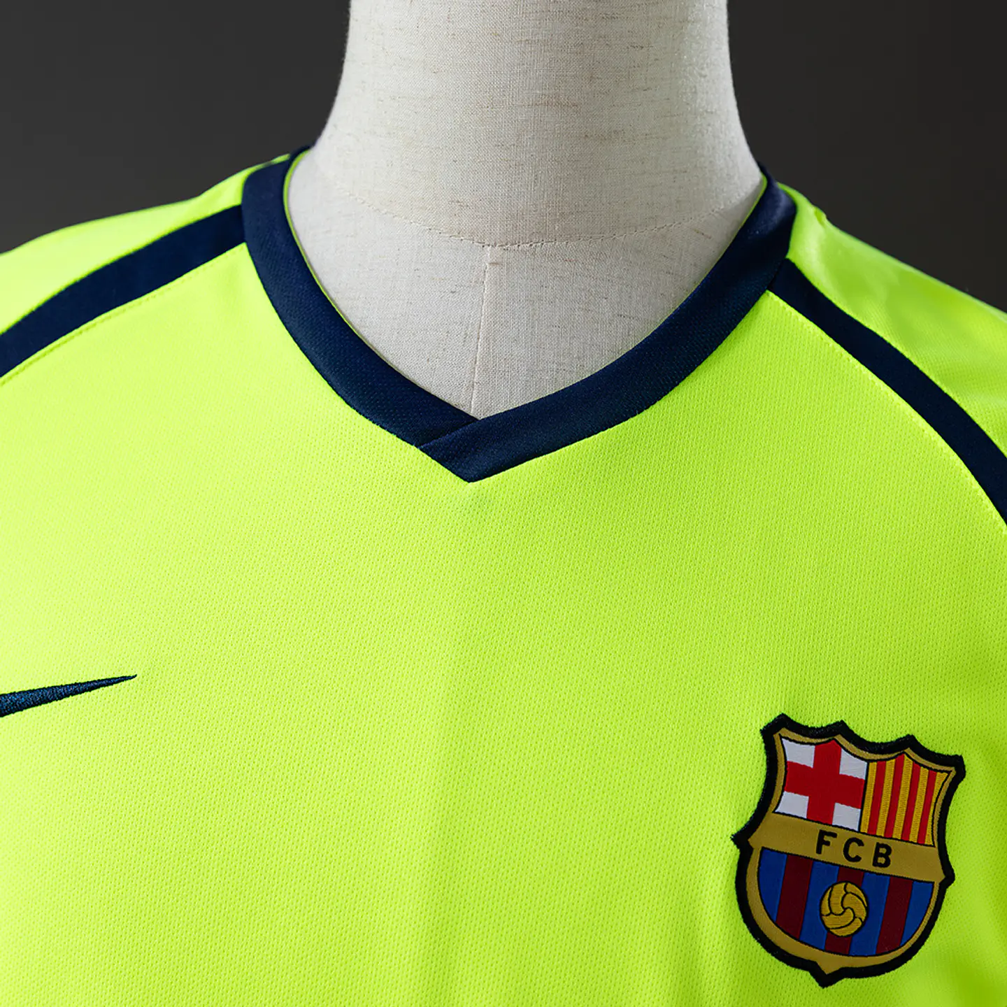 2005-06 Barcelona Away Jersey 3