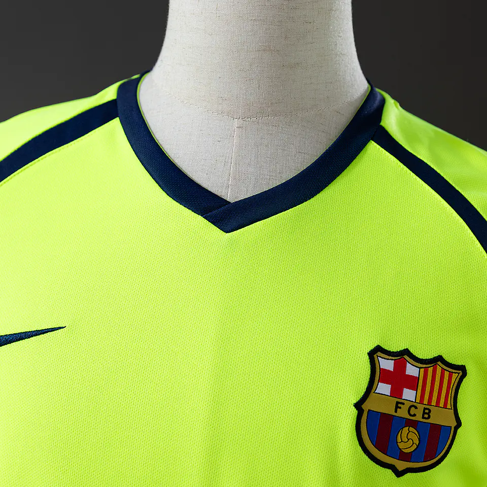 2005-06 Barcelona Away Jersey 3