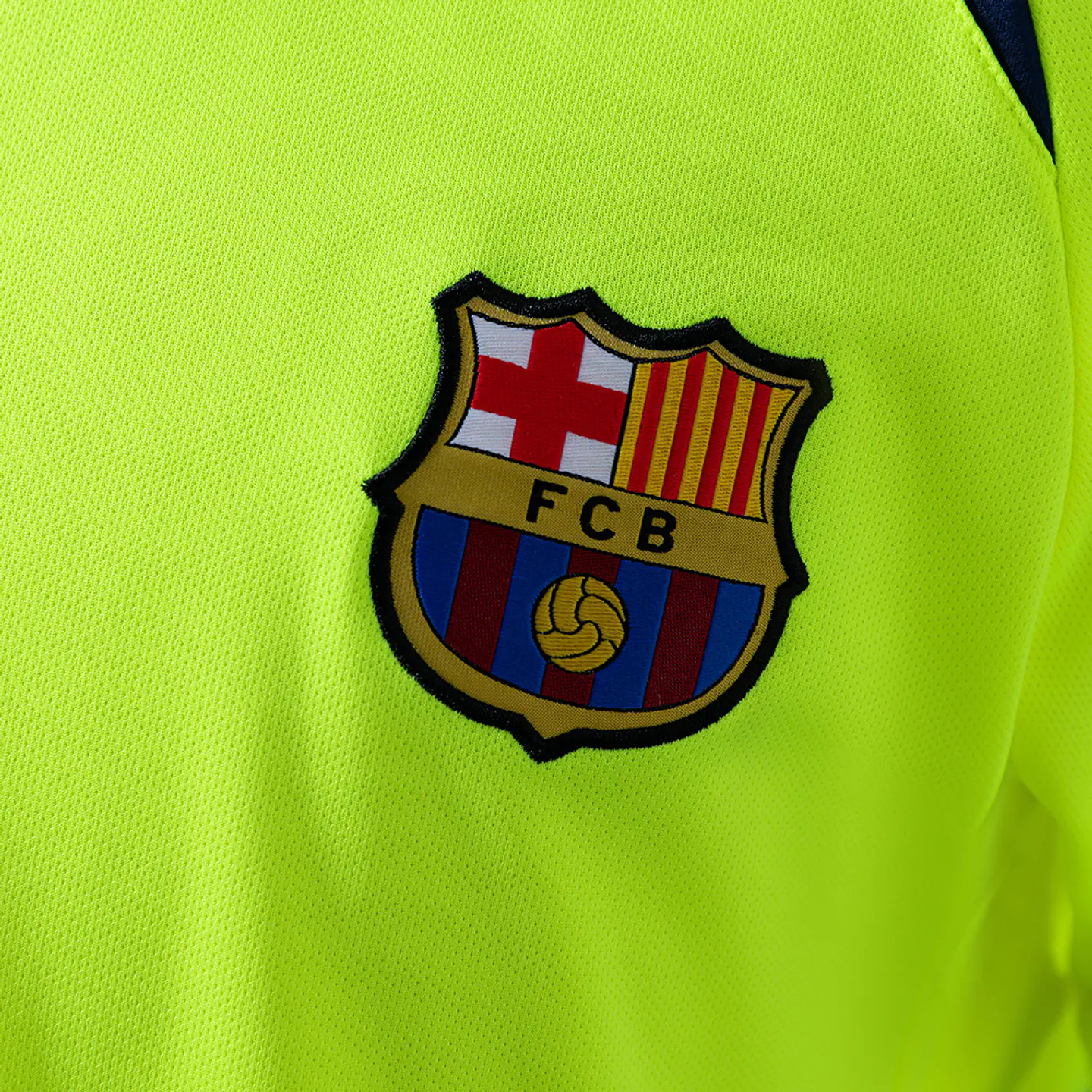2005-06 Barcelona Away Jersey 5