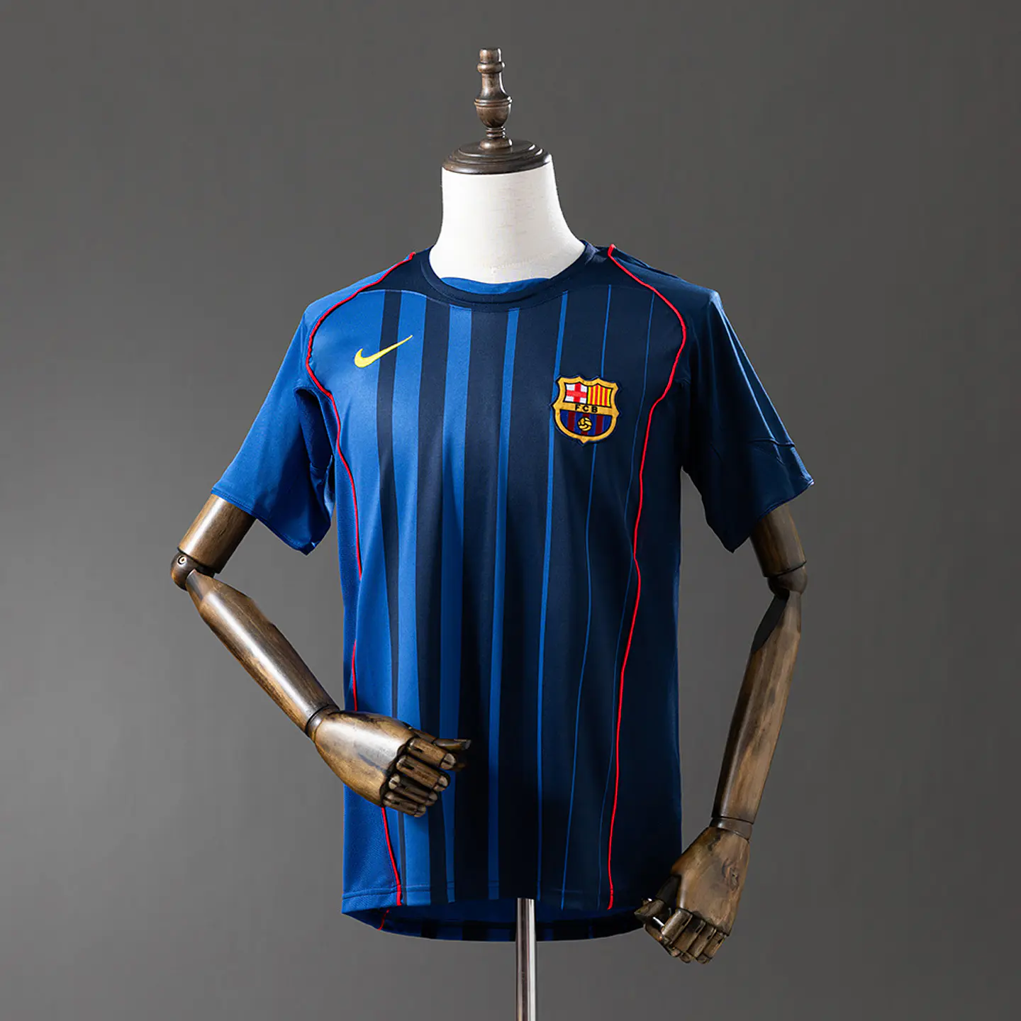 2004-05 Barcelona Away Jersey 1