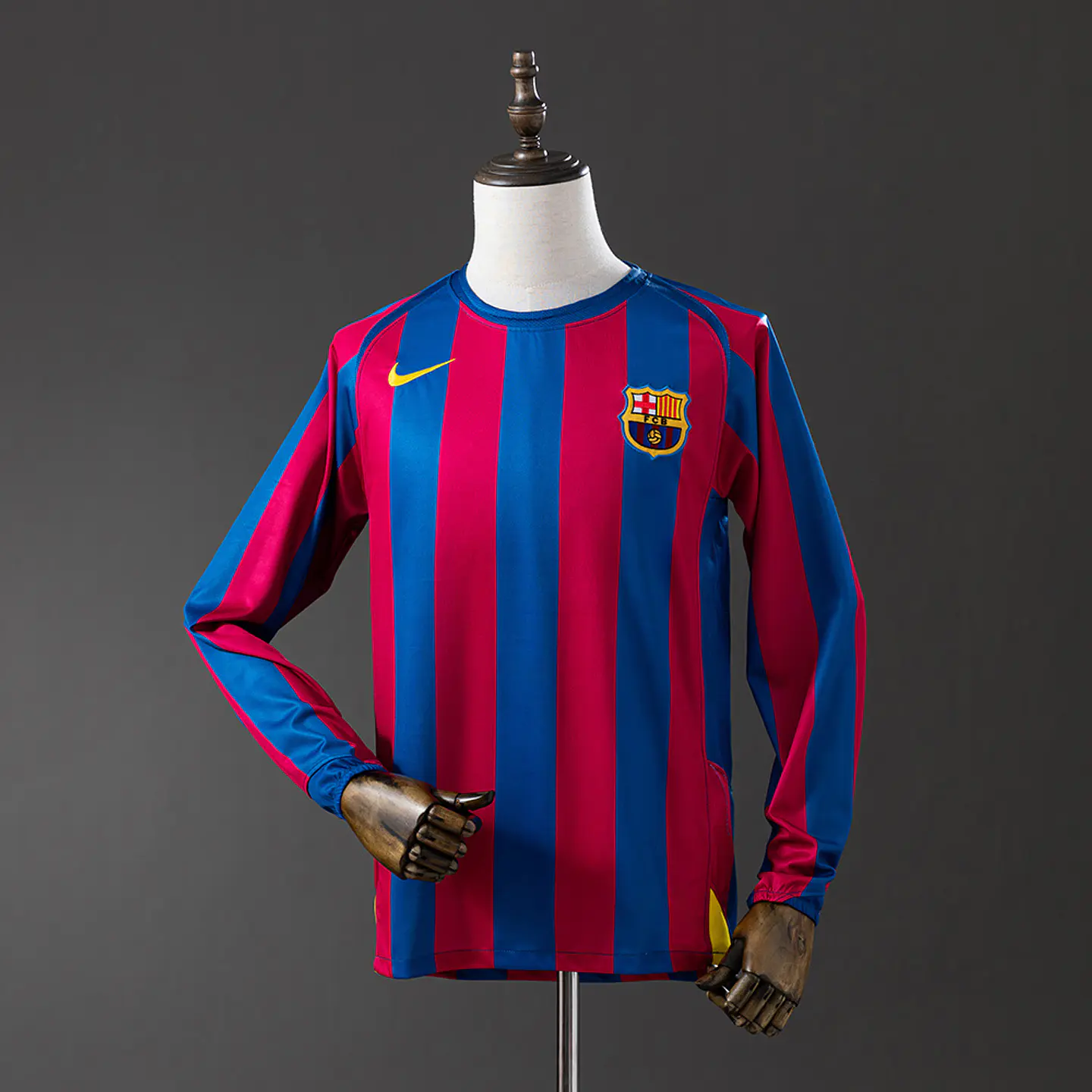2005-06 Barcelona Home Long Sleeve Jersey 1
