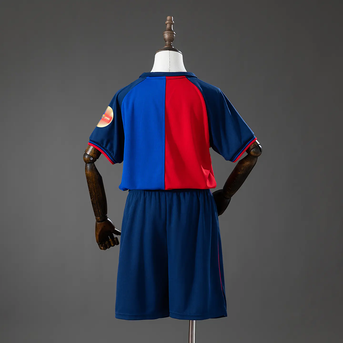 1999-00 Barcelona Home Kids Kit 2