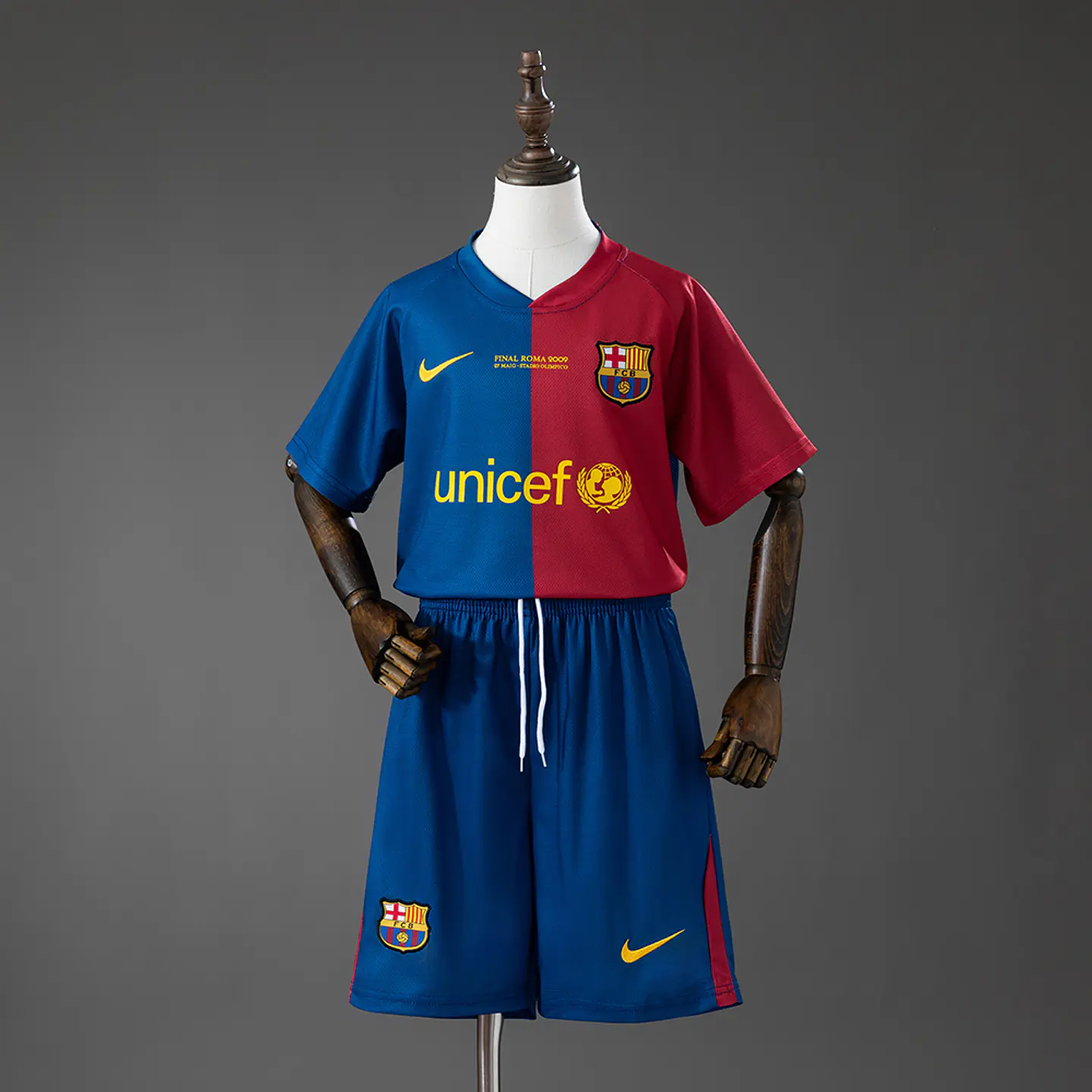 2008-09 Barcelona Home Kids Kit 1