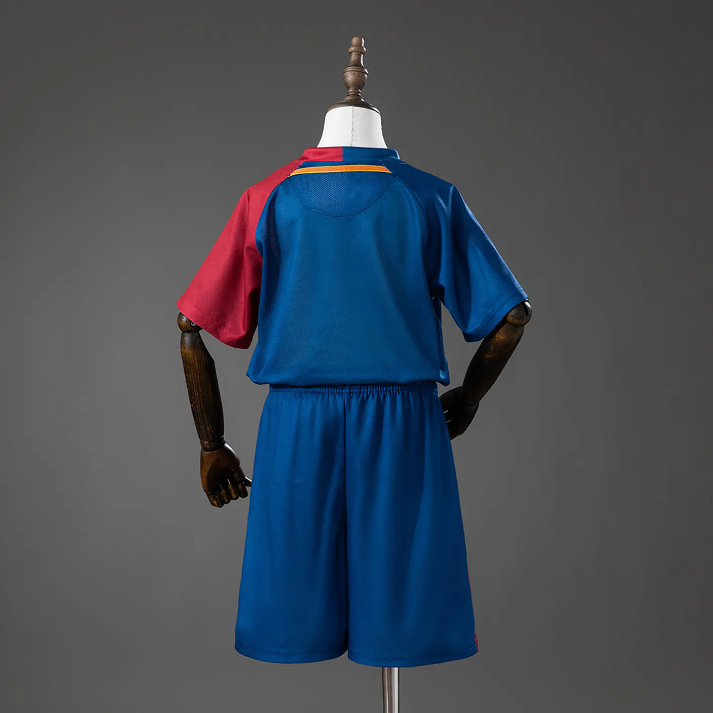 2008-09 Barcelona Home Kids Kit 2