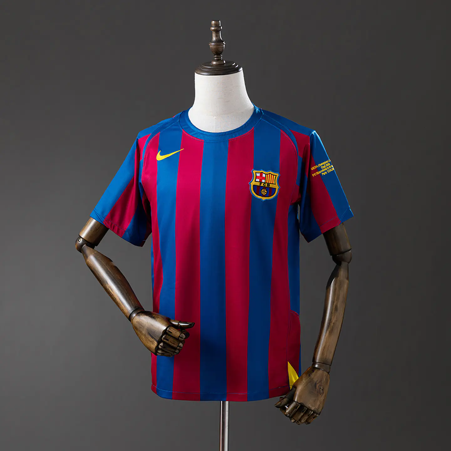 2005-06 Barcelona Home Jersey 1