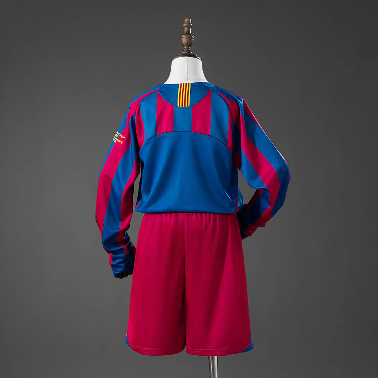 2005-06 Barcelona Home Long Sleeve Kids Kit 2