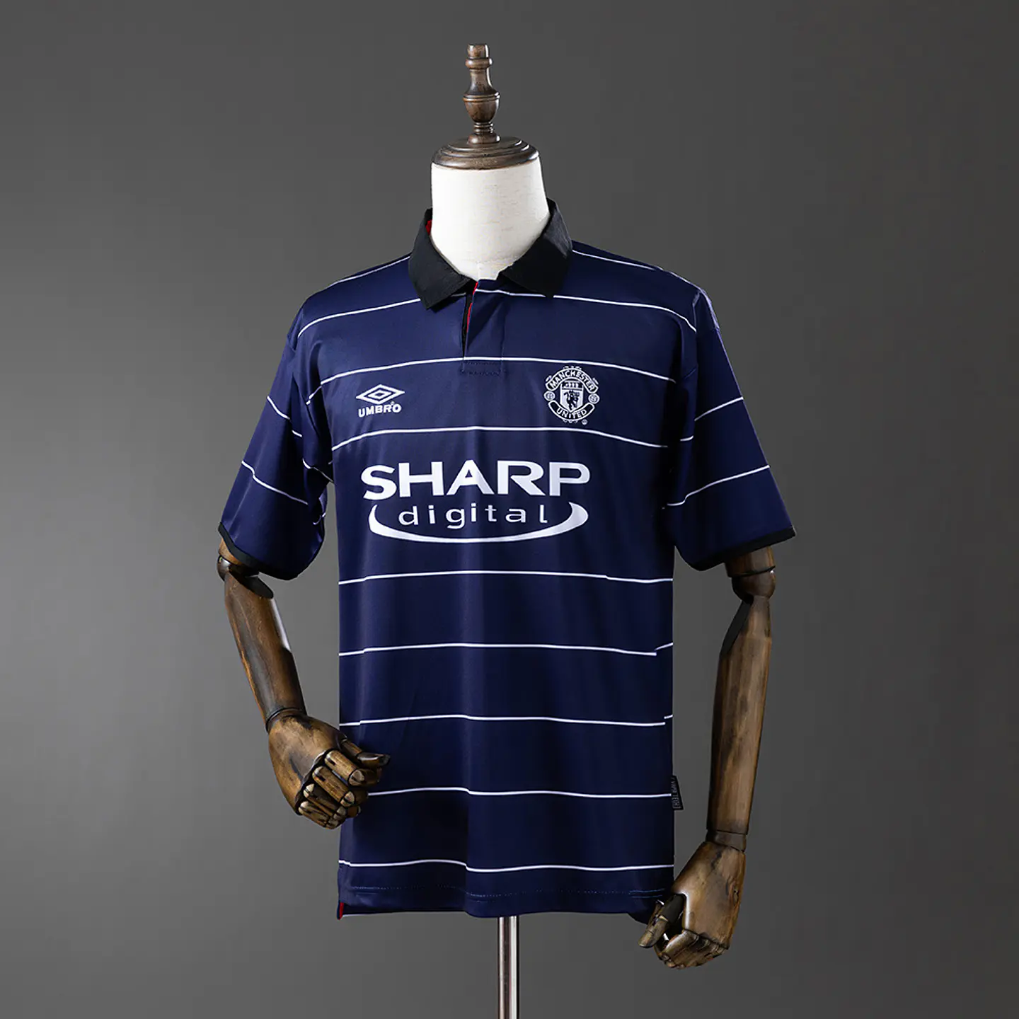1999-00 Manchester United Away Jersey 1