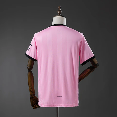 2025-26 Manchester United Pink Goalkeeper Jersey