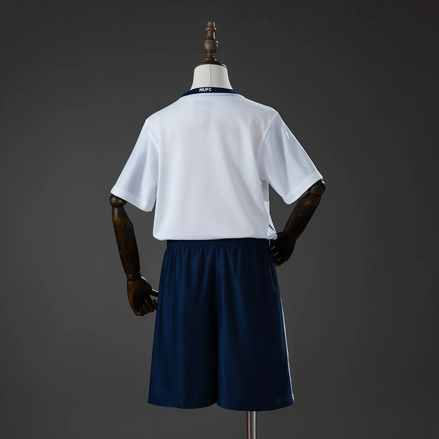2008-09 Manchester United Away Kids Kit 2
