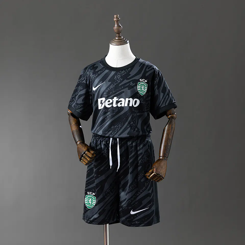 2025-26 Sporting Lisbon Black Goalkeeper Kids Kit 1