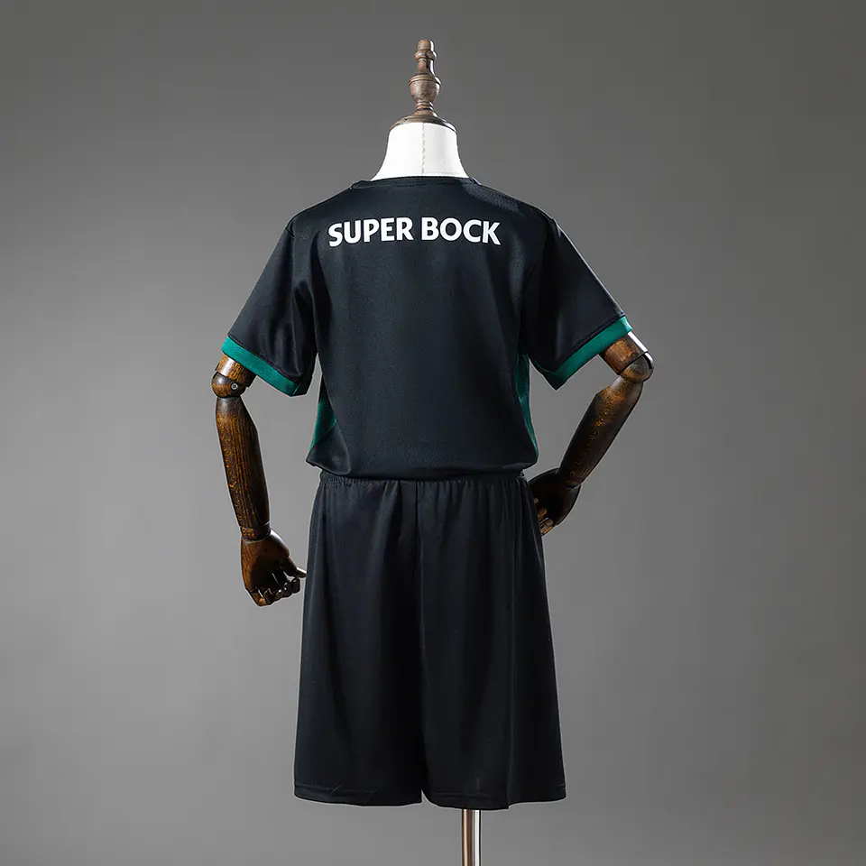 2025-26 Sporting Lisbon Christmas Kids Kit 2