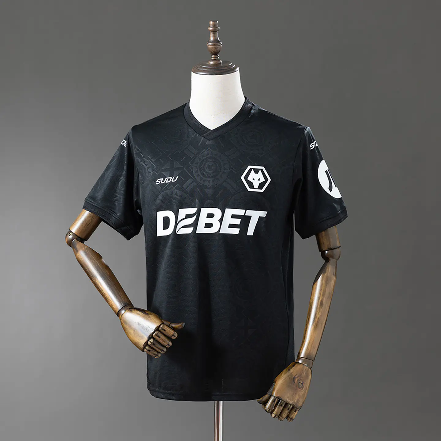 2025-26 Wolverhampton Wanderers Black Goalkeeper Jersey 1