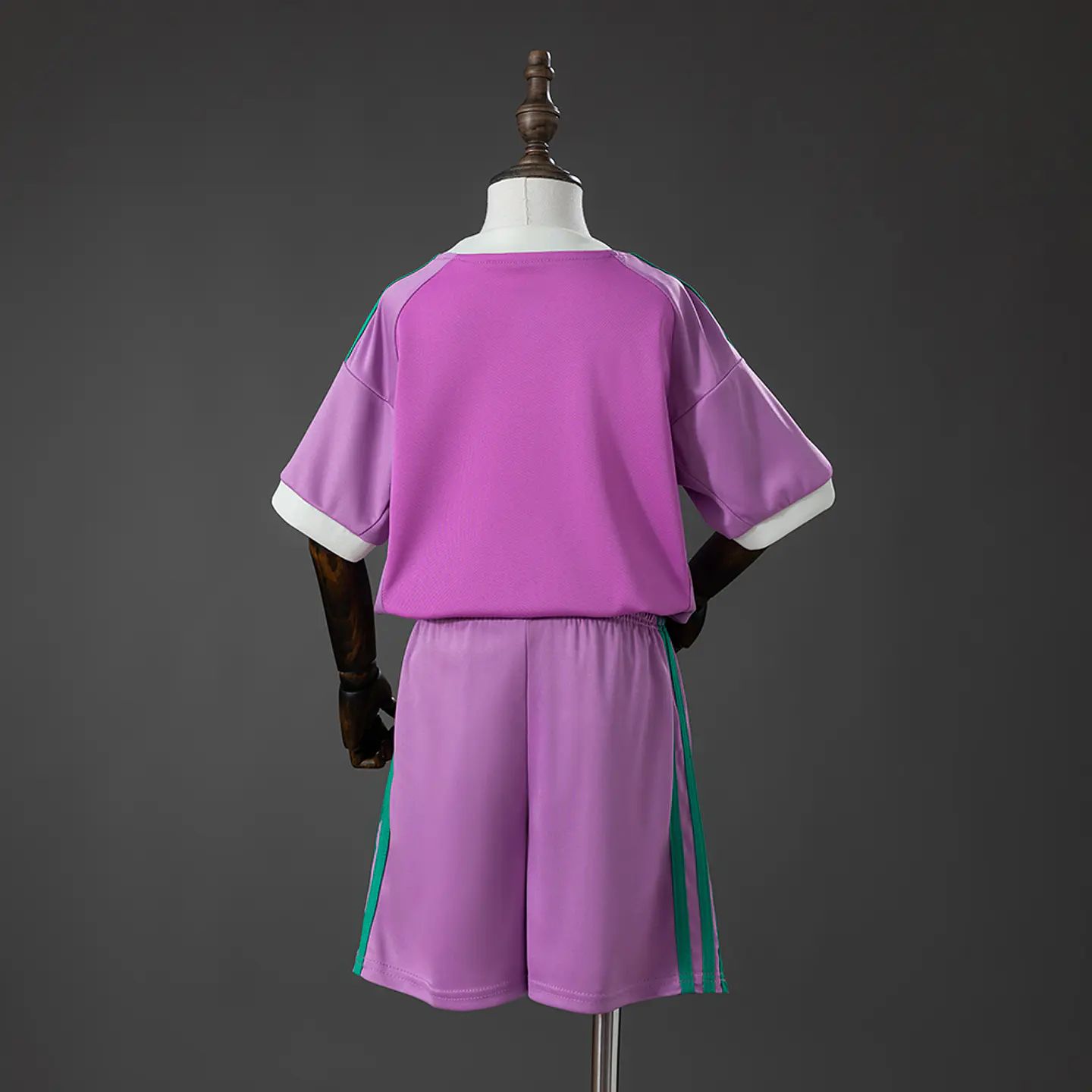 2026-27 Manchester United Pink Goalkeeper Kids Kit 2
