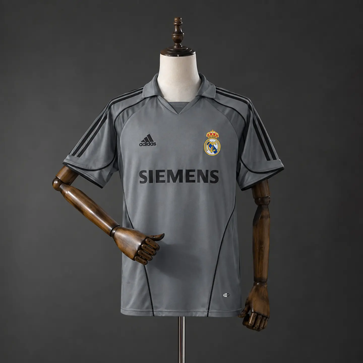 2005-06 Real Madrid Third Jersey 1