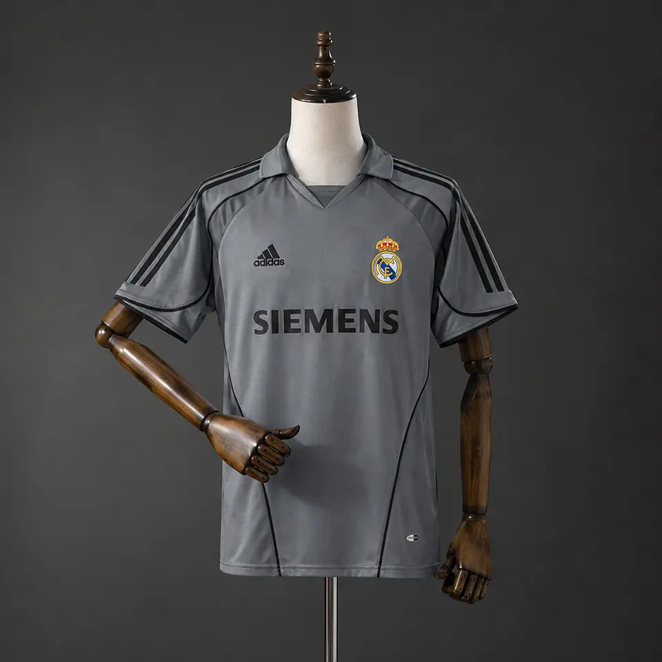 2005-06 Real Madrid Third Jersey 1