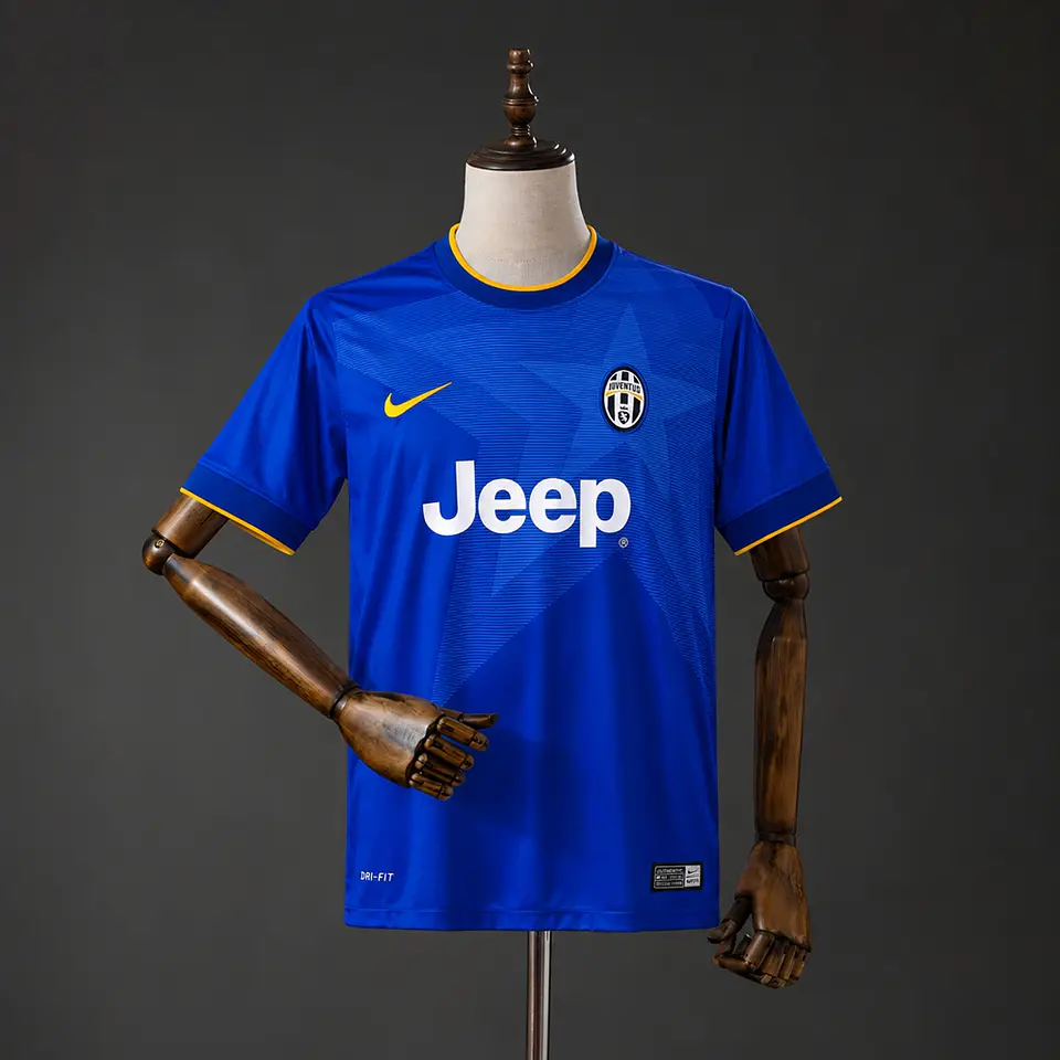 2014-15 Juventus Away Jersey 1