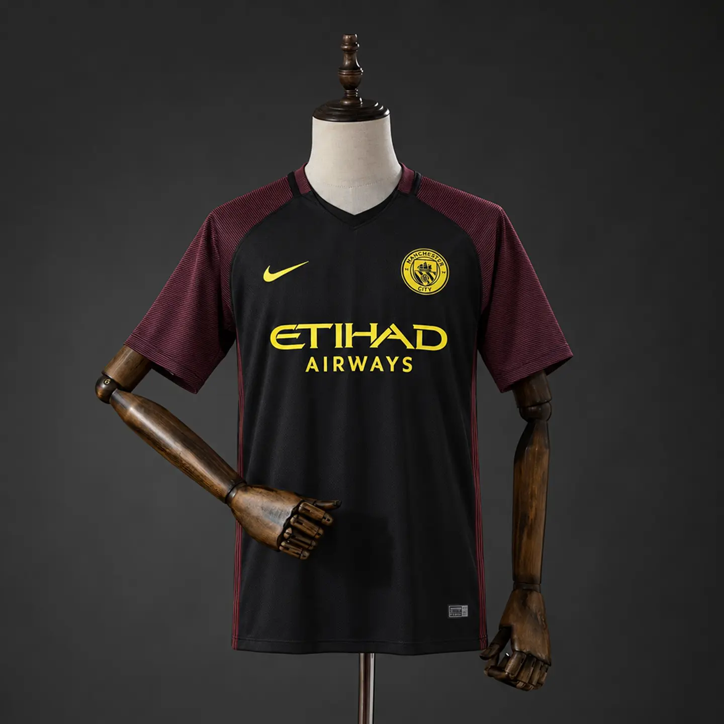 2016-17 Manchester City Away Jersey 1
