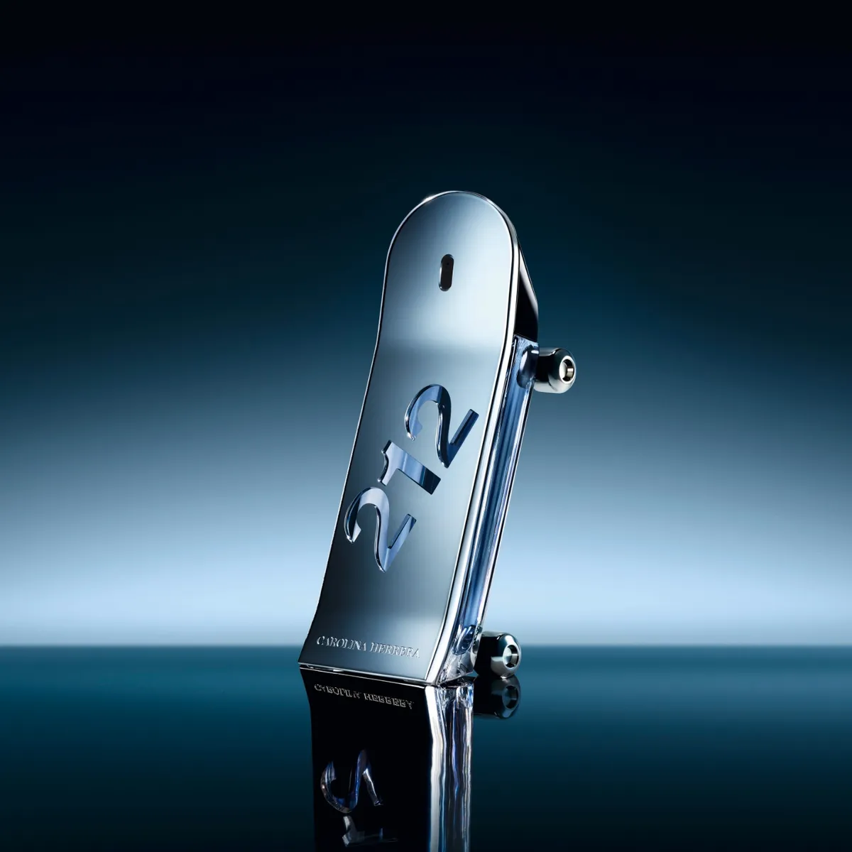 Carolina Herrera 212 Men Heroes Forever Young EDT 50 ML 3