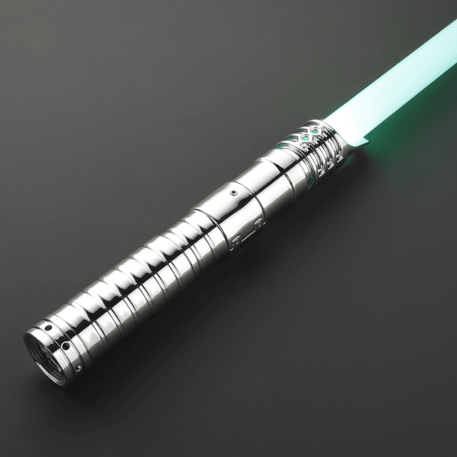 Jedi Suit + Lightsaber de Regalo