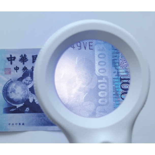 Lupa de Mão c/ Iluminação (8 LEDs + 1 LED UV) - Proskit 4