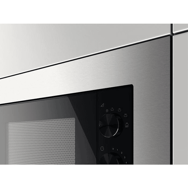 Microondas de Encastre 700W 17 ZMSN5SX (Inox) - ZANUSSI 4