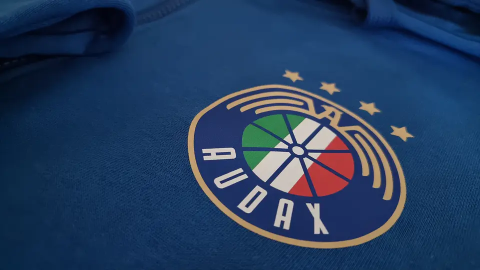 Polerón Audax Italiano, Minimal - Cierre 3