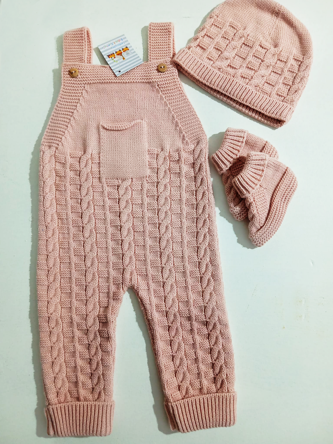 Jardineira Com Gorro e Carapins 3