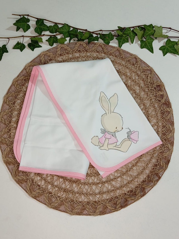 Fralda de Ombro com Coelho 1