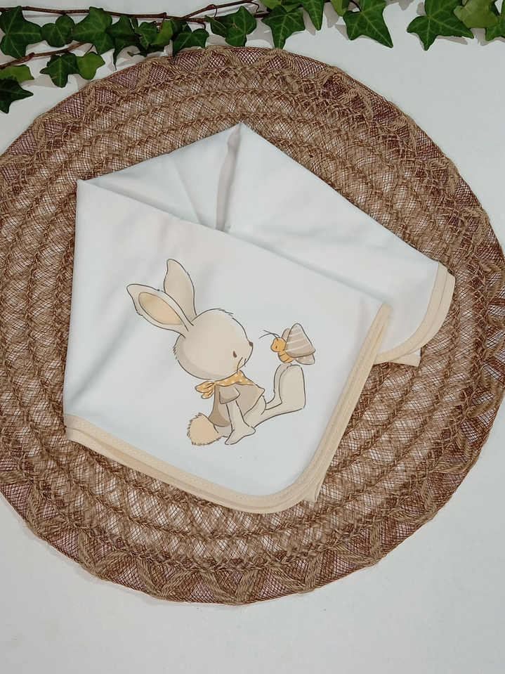 Fralda de Ombro com Coelho 2