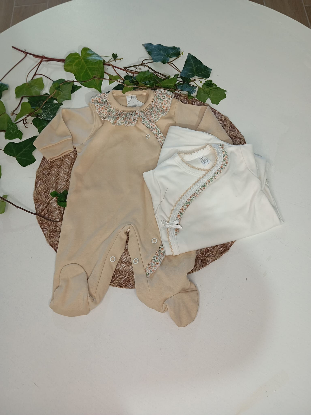 Babygrow camel com body e calcinha 1