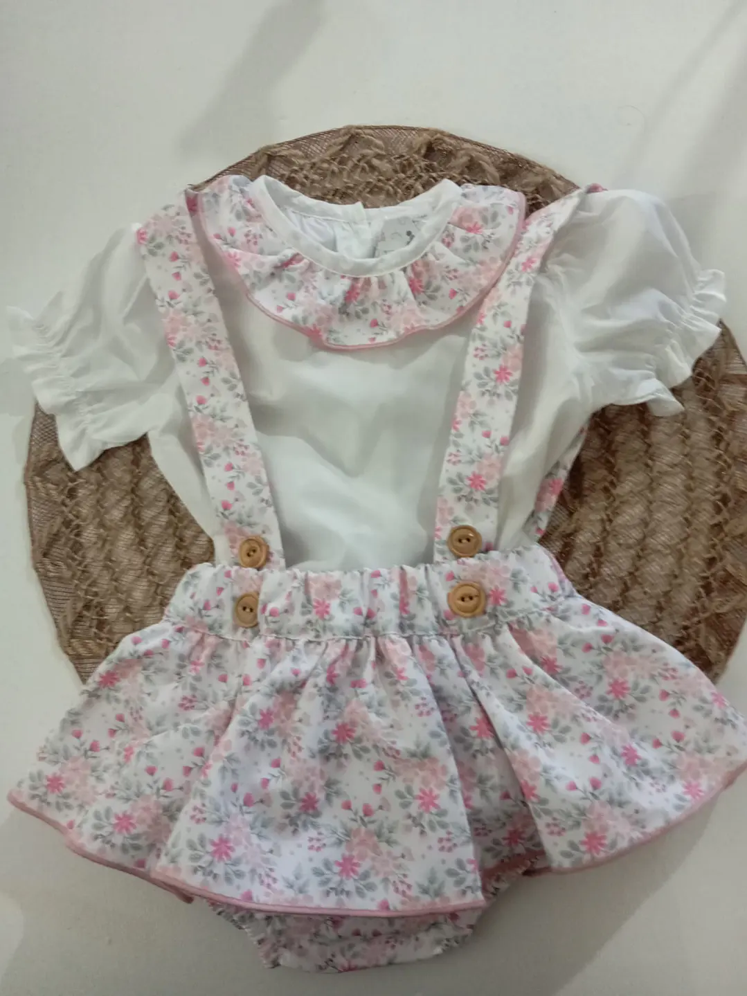 Fofo de menina com blusa 2