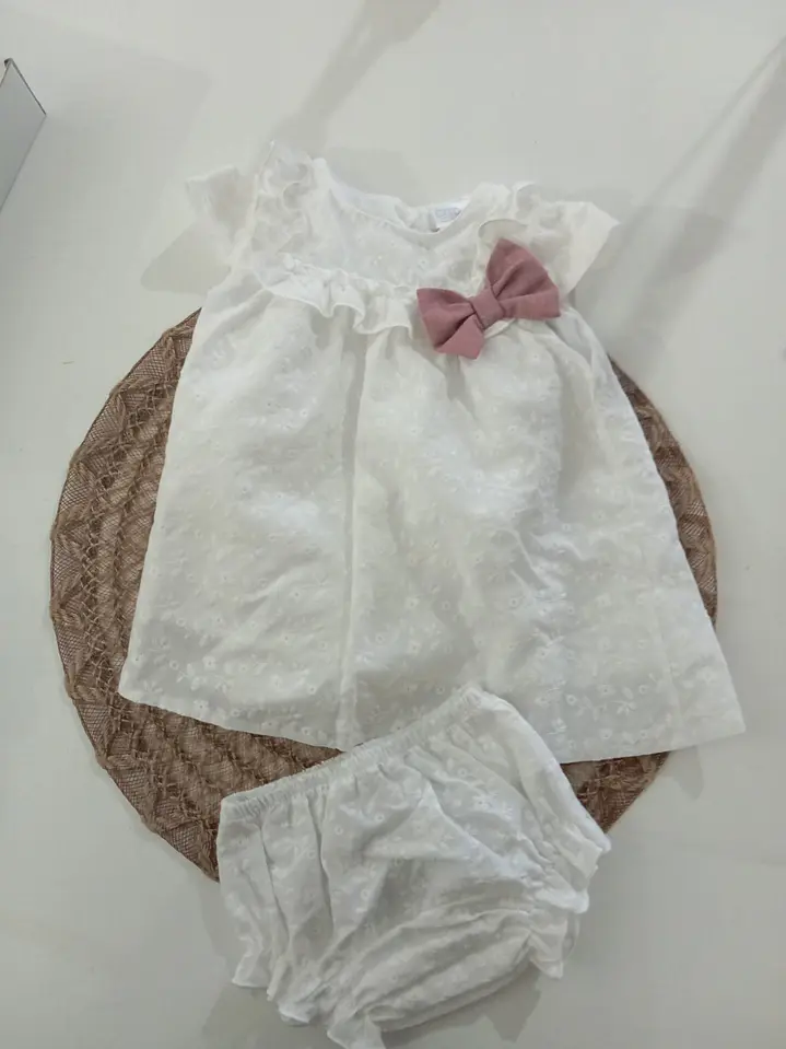 Vestido com cueca em bordado inglês 1