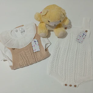 Jardineira de bebe malha entrançada