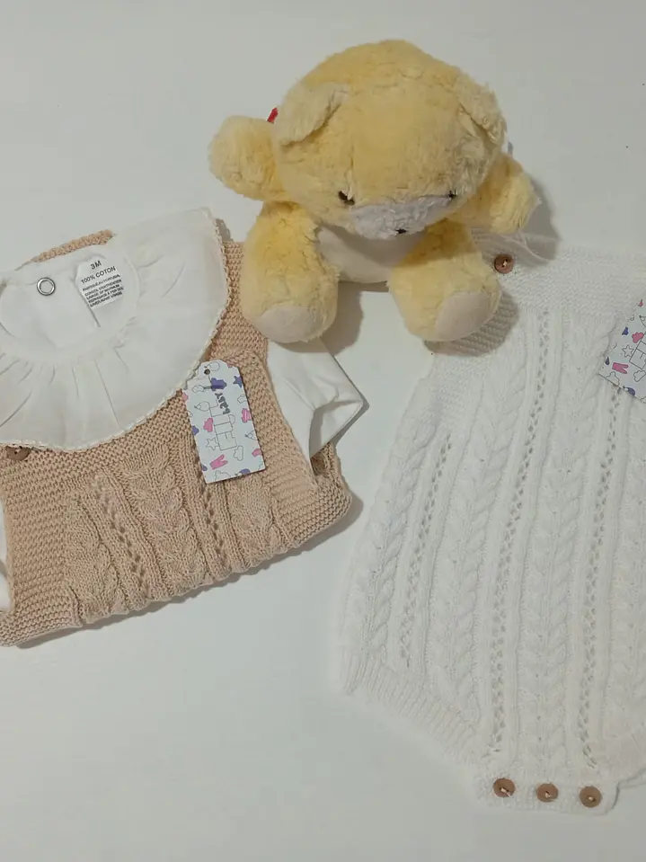 Jardineira de bebe malha entrançada 1