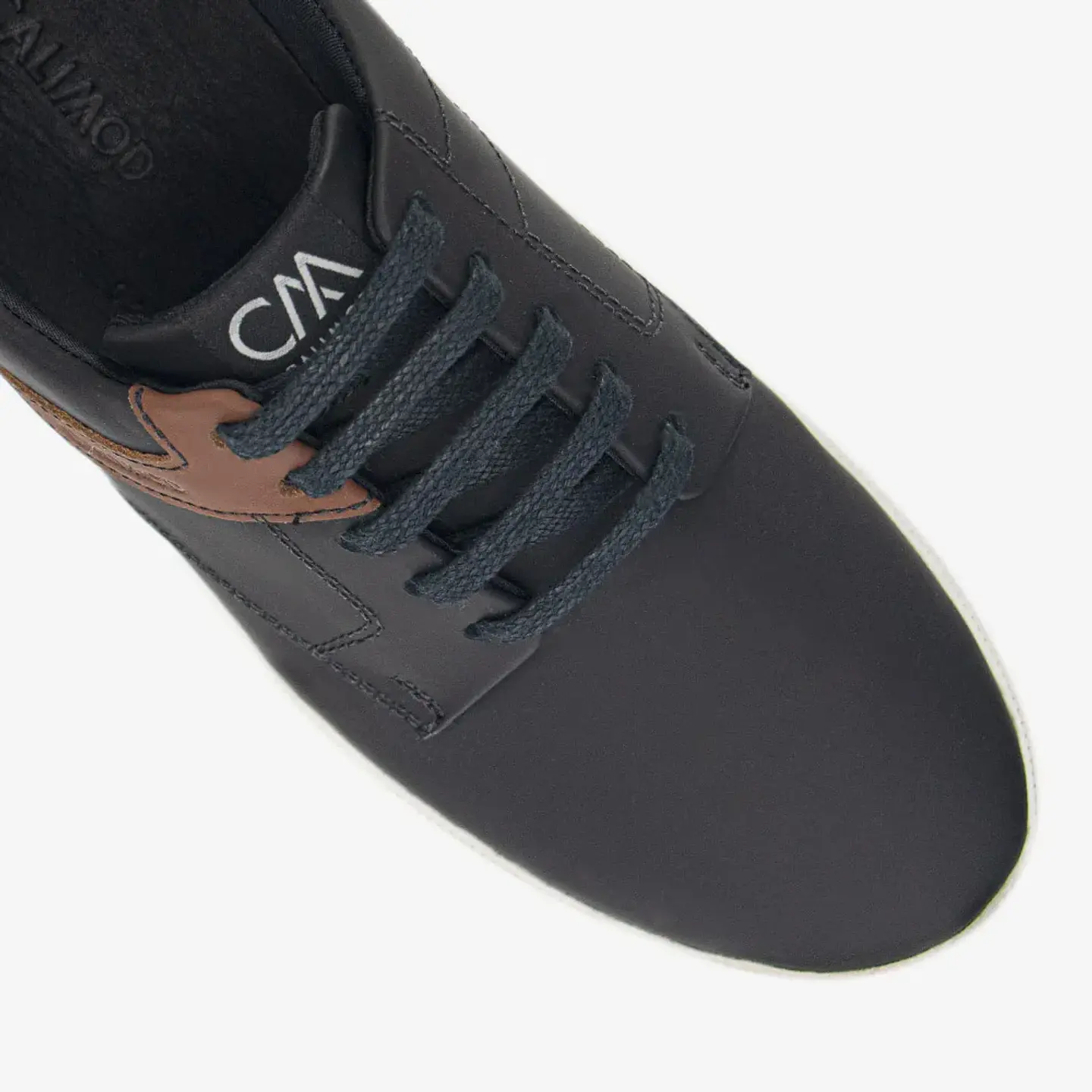 Zapatilla Urbana Negro 1UGA003 4